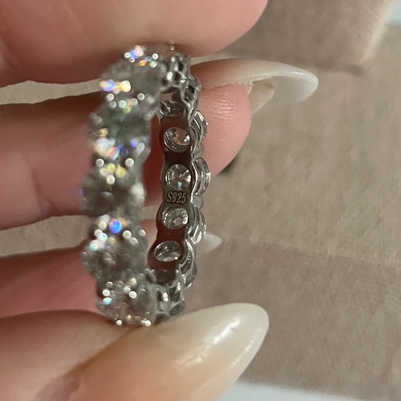 7 CT Moissnaite Ring - Picture 4 of 5